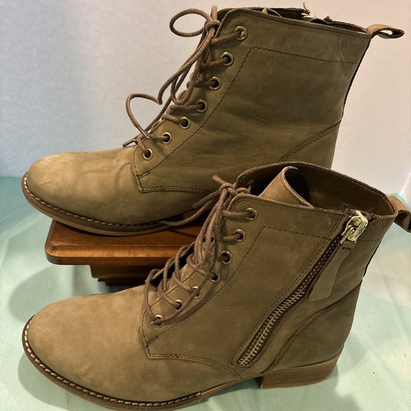 ALDO Sandstone Tan Suede Almond Toe Ankle Heel Booties Womens 8.5 NWOB Lace/Zip - Picture 3 of 12